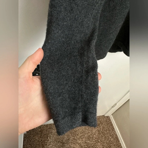 Cashmere Gray Vneck pull over Sweater XL #1252 - Picture 5 of 11